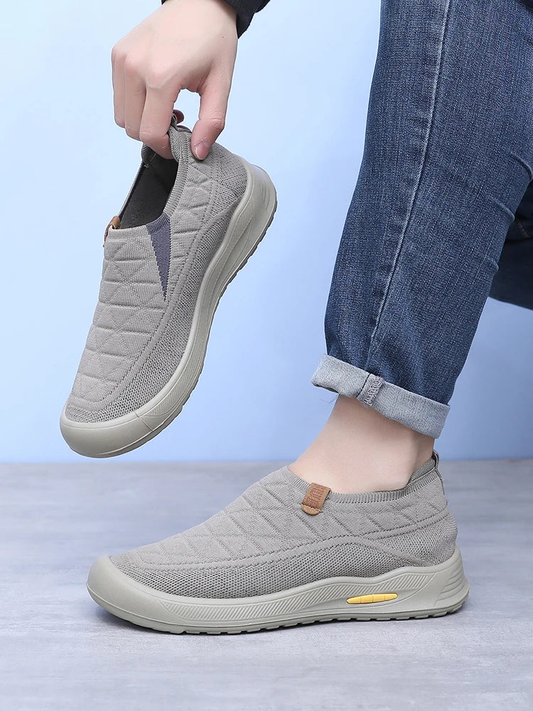 Men's casual shoes Wear comfortable shoes for many occasions breathable lightweight shoes that can be worn outside