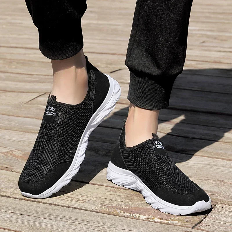 New Running Shoes for Men Breathable Sports Shoes Light Weight Fashion Summer Mesh Breathable Sneakers for Men Plus Size 38-47