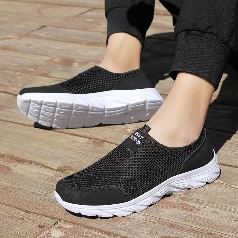 New Running Shoes for Men Breathable Sports Shoes Light Weight Fashion Summer Mesh Breathable Sneakers for Men Plus Size 38-47
