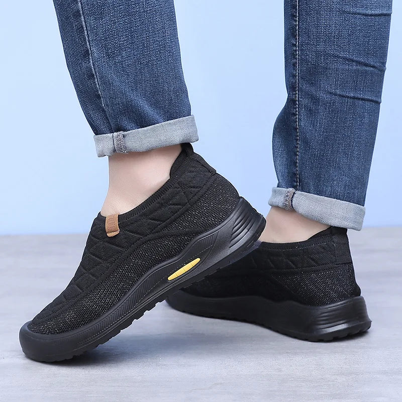 Men's casual shoes Wear comfortable shoes for many occasions breathable lightweight shoes that can be worn outside