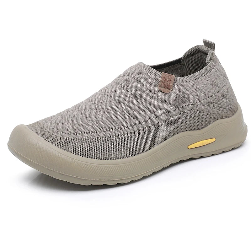 Men's casual shoes Wear comfortable shoes for many occasions breathable lightweight shoes that can be worn outside