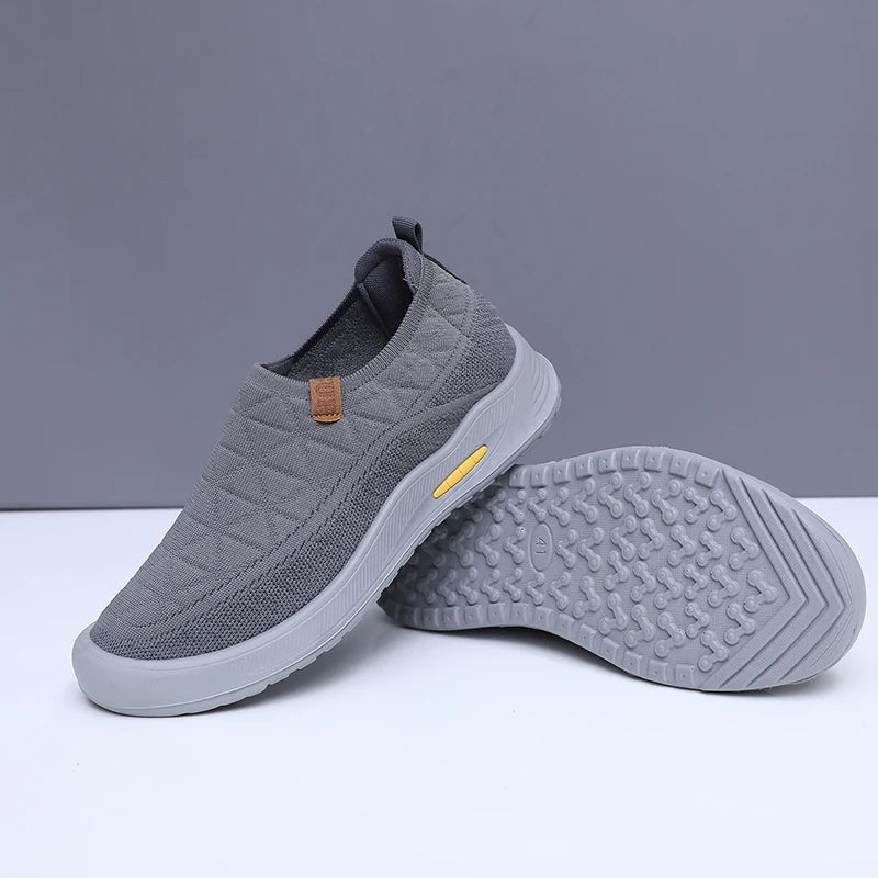 Men's casual shoes Wear comfortable shoes for many occasions breathable lightweight shoes that can be worn outside